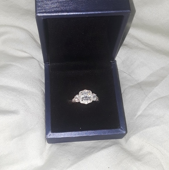 💍Women's Sterling Silver CZ Ring - Picture 1 of 4